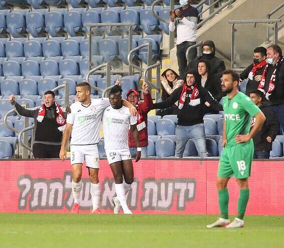 חדרה חוגגת על חשבון כפ"ס // צילום: אודי ציטיאט