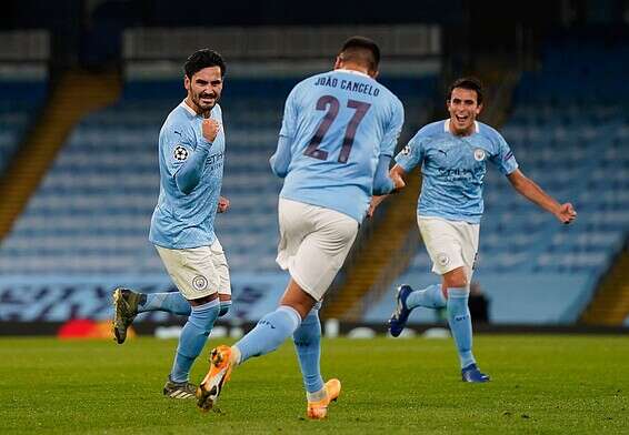 סיטי חוגגת על הראש של פורטו // צילום: רויטרס