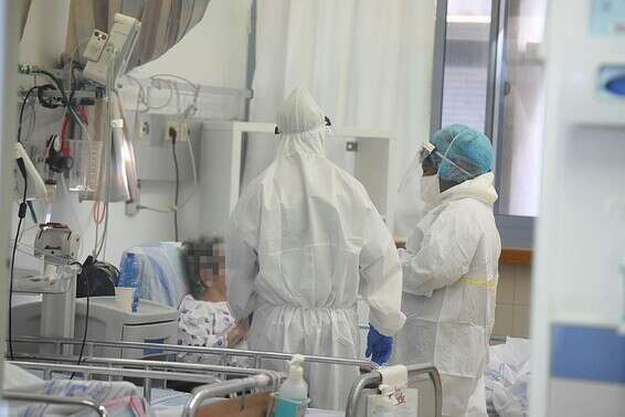 חולת קורונה בבית החולים ברזילים באשקלון, לפני כשבועיים