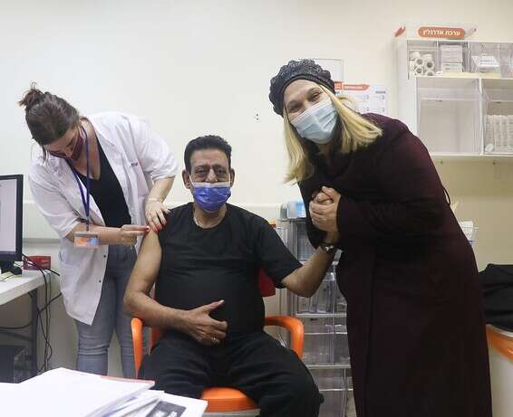 זהו, עבר בשלום. שימי תבורי ויהודית באומן // צילום: ניר פקין