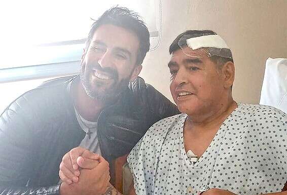 פסגות ועמקים. מראדונה אחרי ניתוח מוח בתחילת החודש // צילום: אי.אף.פי