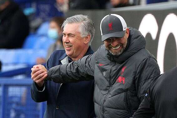 קלופ ואנצ'לוטי. החיוכים לא נראו אחרי השריקה // צילום: אי-פי