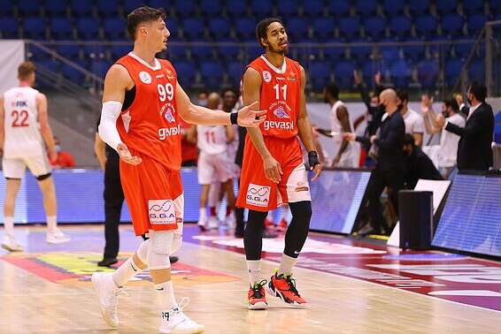 זיו וקאזינס // צילום: לירון מולדובן