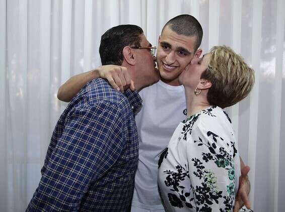 מדר וההורים הגאים, הבוקר // צילום: דני מרון