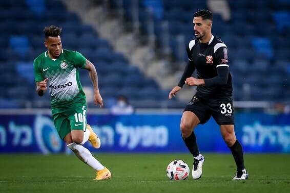 כיאל מול שרי. תוצאה ידועה מראש // צילום: מאור אלקסלסי