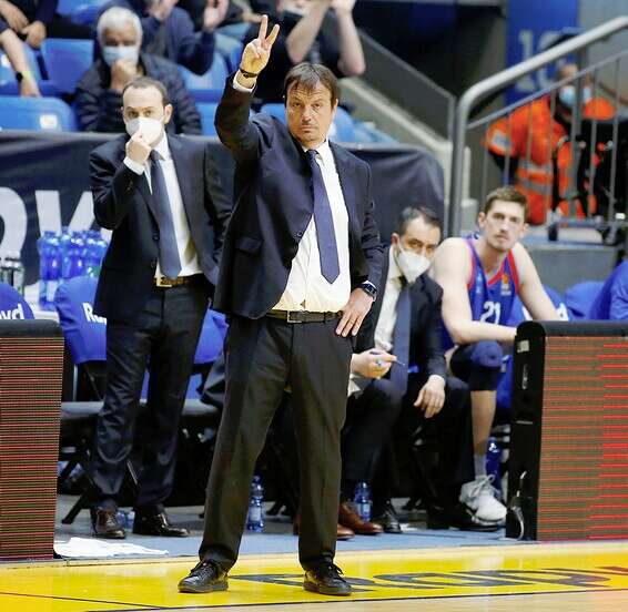 עתמאן, הערב בהיכל // צילום: אלן שיבר