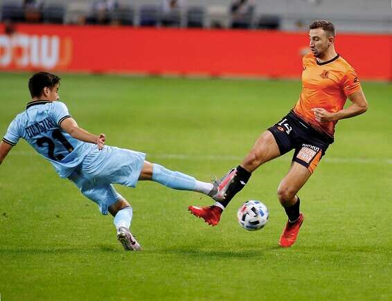 כהן מול אוקמפוס, הערב בבלומפילד // צילום: אלן שיבר