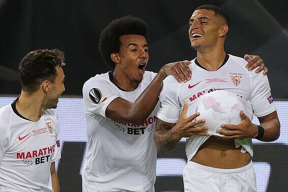 שער הניצחון שלו. דייגו קרלוס // צילום: איי.פי