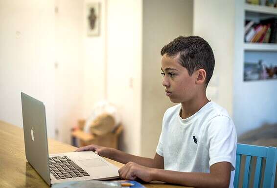 איתי ששון, תלמיד כיתה ו' // צילום: אורן בן חקון