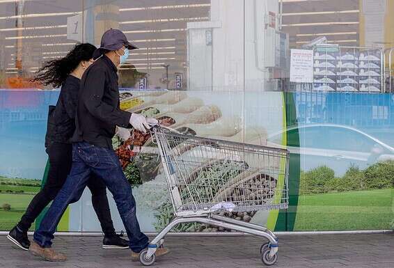 קניות בימי הקורונה // צילום: יהודה פרץ