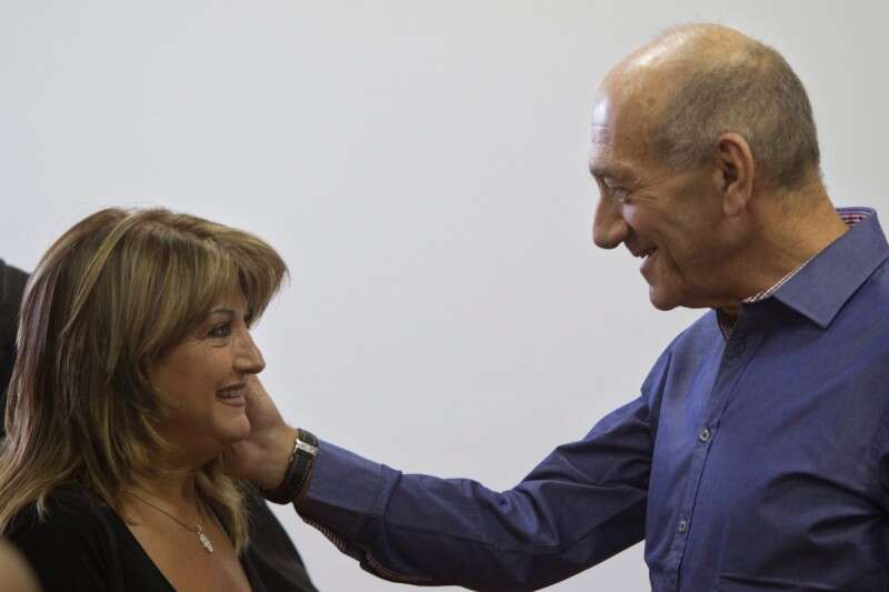 אולמרט וזקן בימים טובים יותר // צילום ארכיון: אי.פי