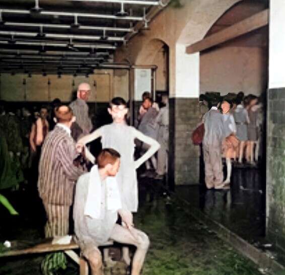 בתוך תא גזים // באדיבות יוסי בירן