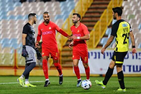 רמזי ספורי חוגג את הראשון // צילום: לירון מולדובן