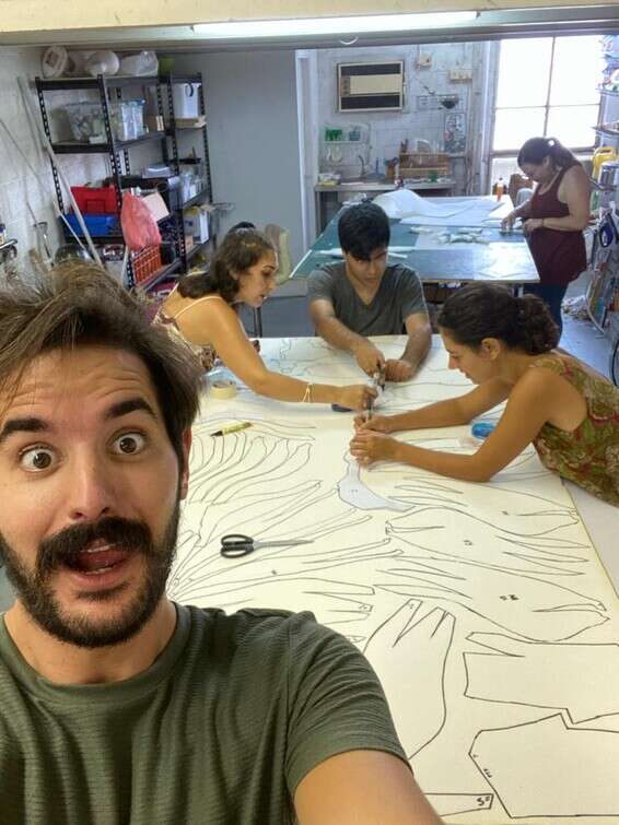 עובדים במרץ על תוכנית הבניה // צילום: באדיבות אורגד אדרי