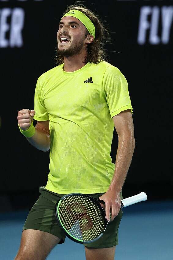 ציציפאס. מדבדב מחכה // צילום: AFP