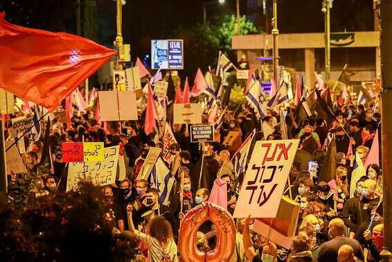 "לא טוב לשלטון שאנשים מגיעים כועסים לקלפי". מחאת בלפור // צילום: אורן בן חקון