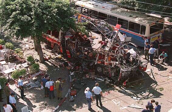 הפיגוע בקו 5 - פרי עבודתו של יחיא עיאש // צילום: AP