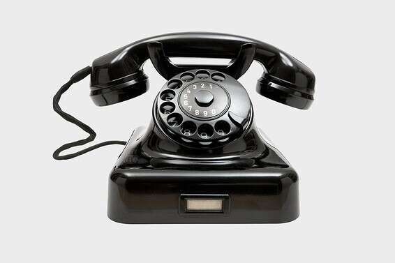 טלפון משנות ה־50 // צילום: ארכיון אתר נוסטלגיה אונליין