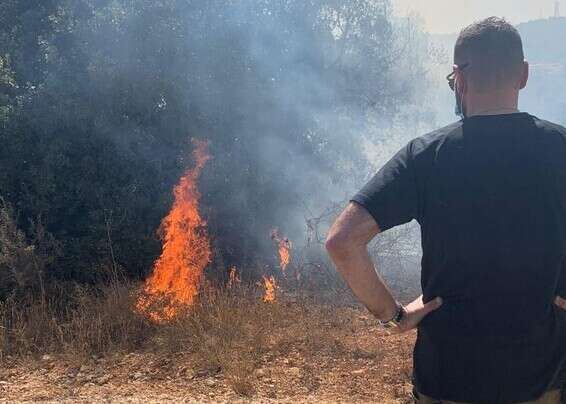 אש ליד מרגליות // צילום: לילך שובל