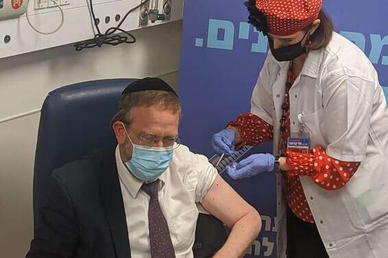 ח"כ פינדרוס מתחסן // צילום: דוברות שערי צדק