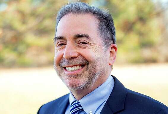 "אחריות וזהירות". ראס רוברטס // צילום: Erin Tetterton