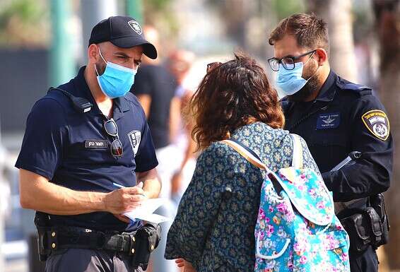 אכיפת הגבלות הקורונה בתל אביב // צילום: קוקו