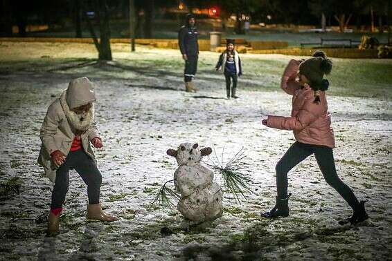 איש שלג בירושלים, הערב // צילום: אורן בן חקון