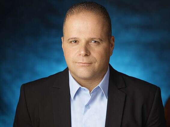 ראש העיר, תומר גלאם. "בזכות ולא בחסד" // צילום: ראובן קפוצ'ינסקי, ויקיפדיה