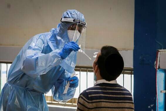 בדיקת קורונה בירושלים, לפני כשבועיים // צילום: אורן בן חקון