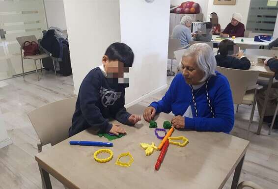 פעילות של דיירי בית בלב בירושלים עם ילדי גן וראייטי הסמוך