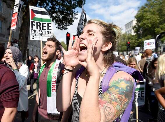 הפגנת BDS במהלך ביקור נתניהו בלונדון, 2015 // צילום: אי.פי.אי