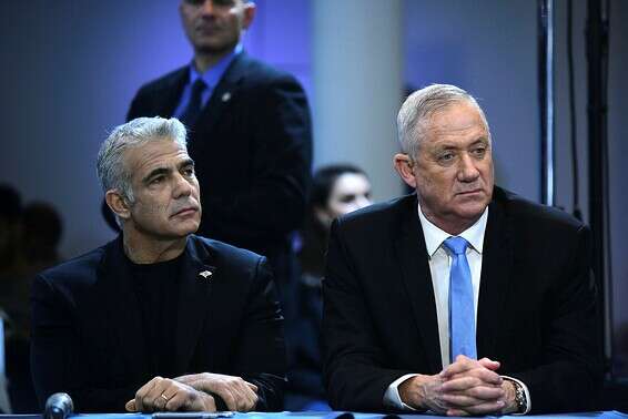 פרידה קשה. לפיד וגנץ // צילום: יוסי זליגר