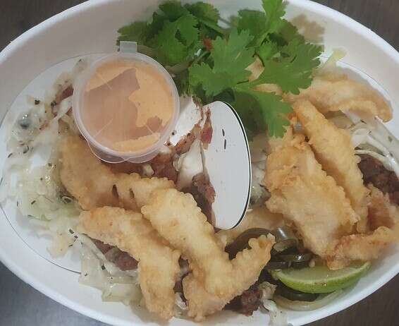 פריך מבחוץ, בשרני מבפנים. טאקו דג פריך // צילום: פרטי