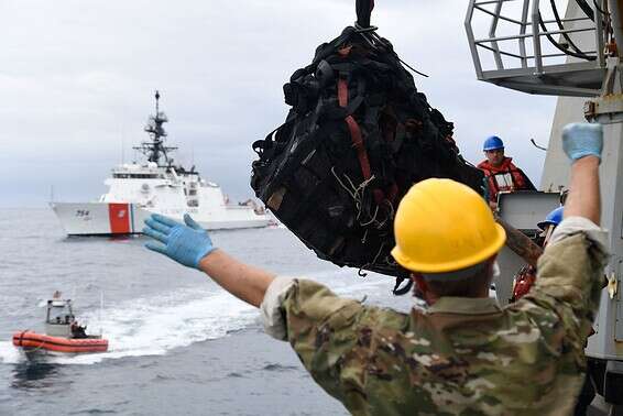 מעבירים מאות טונות כל שנה // צילום: U.S. Navy photo by Mass Communication Specialist 3rd Class Erick A. Parsons