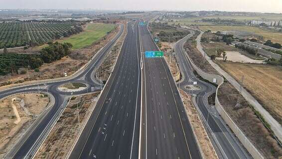 כביש ת"א חיפה ליד יקום // צילום: דני מרון