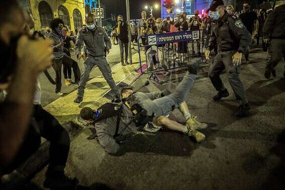"לעולם לא אסלח לו על הרס בבת עיננו - משטרת ישראל". אלימות בהפגנות // צילום: אורן בן חקון