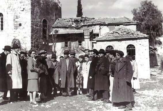 המשלחת מבקרת בכפר שאול, 1950 // צילום באדיבות הארכיון הציוני