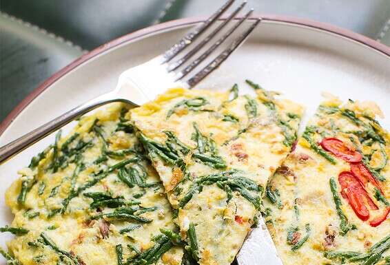 יפי העורקים הירוקים. חביתה עם סליקורניה // צילום: איתיאל ציון