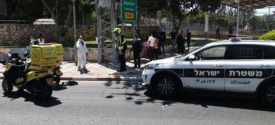 זירת אירוע הדקירה בצומת סגולה // צילום: דוברות מד"א