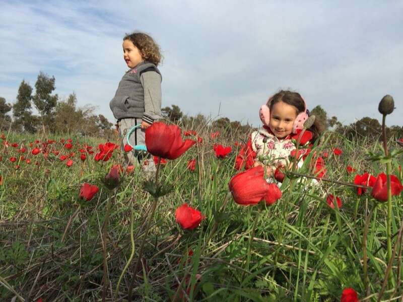 אלה בת 5 ודורי 3 אראלי מהישוב להבים ליד קיבוץ דורות