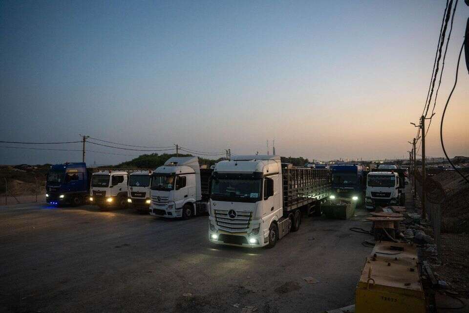 סיוע הומניטרי נכנס לרצועה (ארכיון). ישנו עיכוב קצר ביישום התוכנית, אך הוא אינו משמעותי , דובר צה"ל