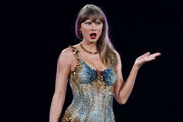 איך נחש הרס את האמבטיה של טיילור סוויפט?