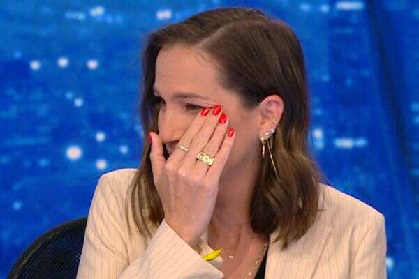 מיכל פעילן בוכה בשידור , צילום מסך, חדשות 12