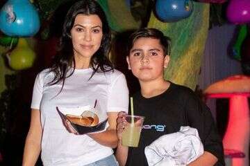 בגיל 15: לבן של קורטני יש ילדה סודית?