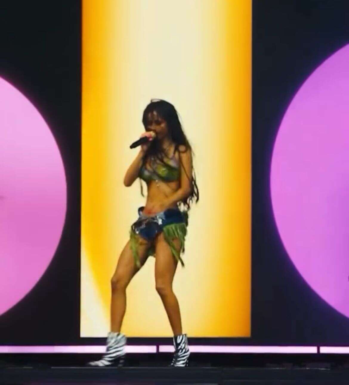 טיילה מופיעה בסוף השבוע השני של פסטיבל קואצ'לה , מתוך יוטיוב