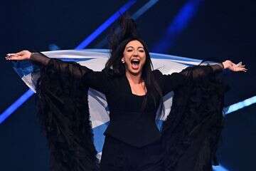 קרן פלס: קומבינה או כישרון?