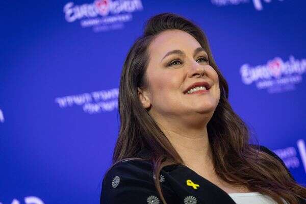 מציגה את "הגבר" של חייה. קרן פלס , יונתן זינדל, פלאש 90