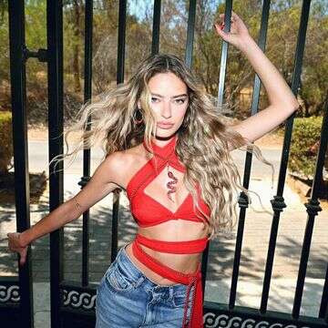 ״לא מעודדת״: אמילי קופר מתנצלת