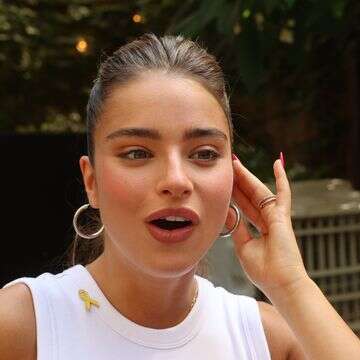 תמונות מרגשות: נועה קירל בסטודיו לשמלות כלה