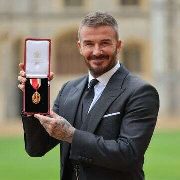 סר דיוויד בקהאם: אביר באופן רשמי